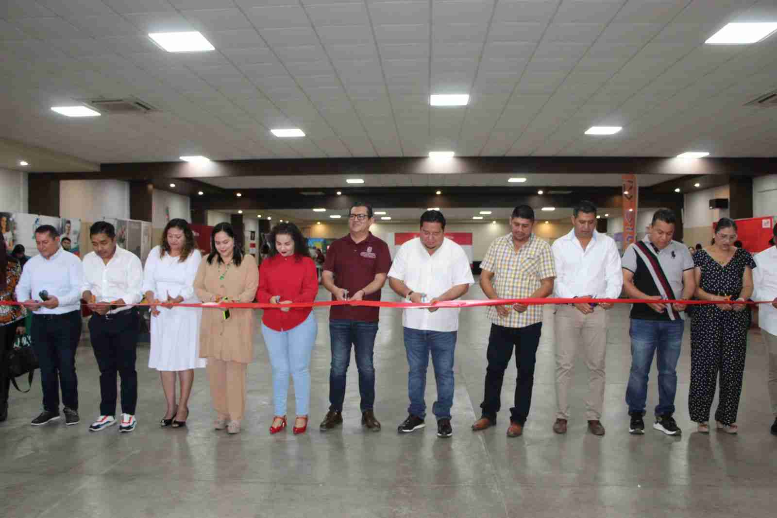 Manuel Esquivel, Inaugura Expo Universidades 2024 Manuel Esquivel, Inaugura Expo Universidades 2024
