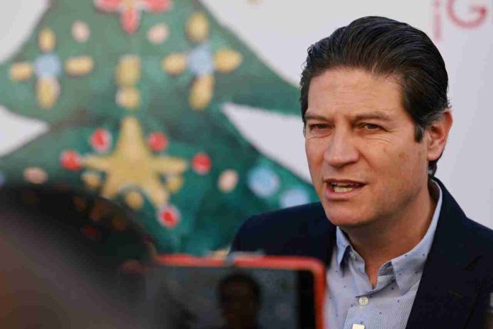 México camina al autoritarismo como Venezuela