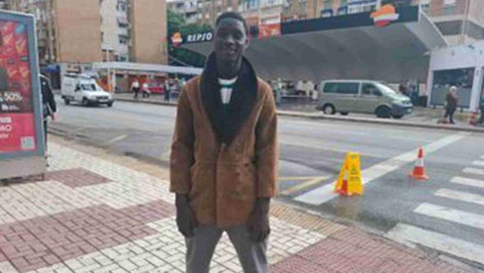 Héroe migrante que salvó a una mujer durante temporal en España logra ofertas de trabajo