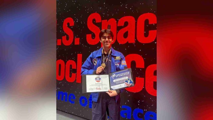 Daniel Hiram Serrato, estudiante de Michoacán, gana el primer lugar en programa de la NASA
