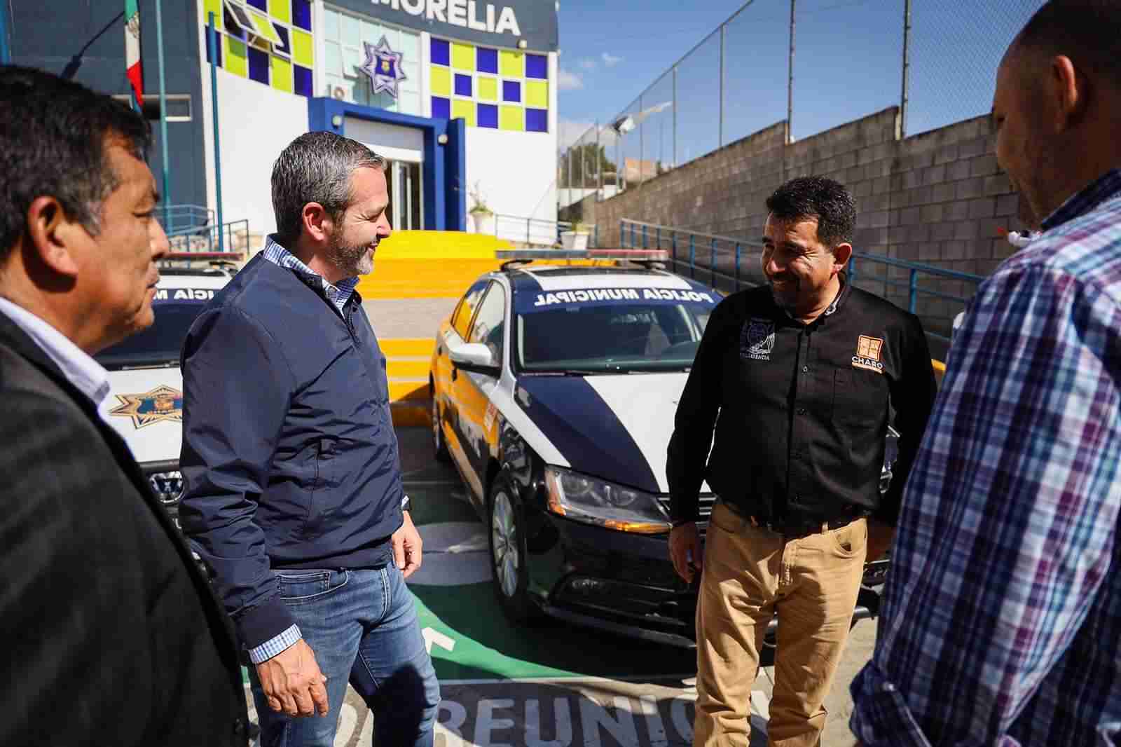 Gobierno de Morelia entrega patrullas en comodato a Charo para fortalecer seguridad en la región Gobierno de Morelia entrega patrullas en comodato a Charo para fortalecer seguridad en la región