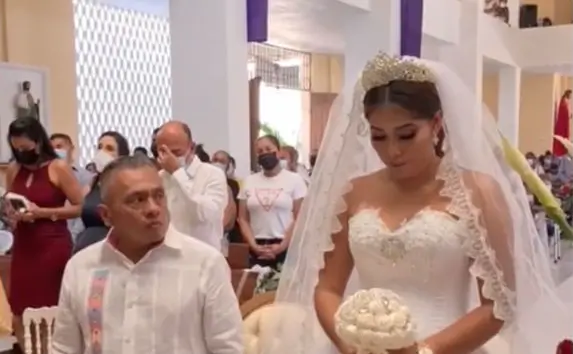 #Video: Viralizan boda por triste semblante de la novia #Video: Viralizan boda por triste semblante de la novia