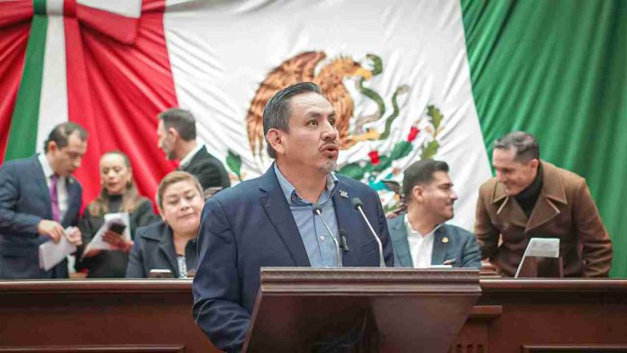 Propone Víctor Manríquez reforma para establecer concepto de arbolado urbano y garantizar su protección, cuidado y medio ambiente más sano