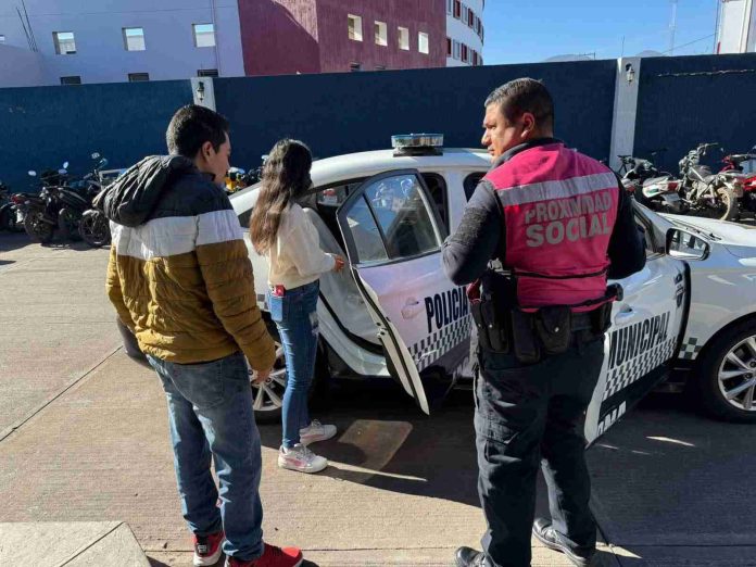 La tarde de este jueves, el Ayuntamiento de Jacona informó a través de redes sociales que las supuestas personas responsables del asesinato de un perrito con cuetes en el municipio ya fueron detenidas y presentadas ante las autoridades correspondientes.