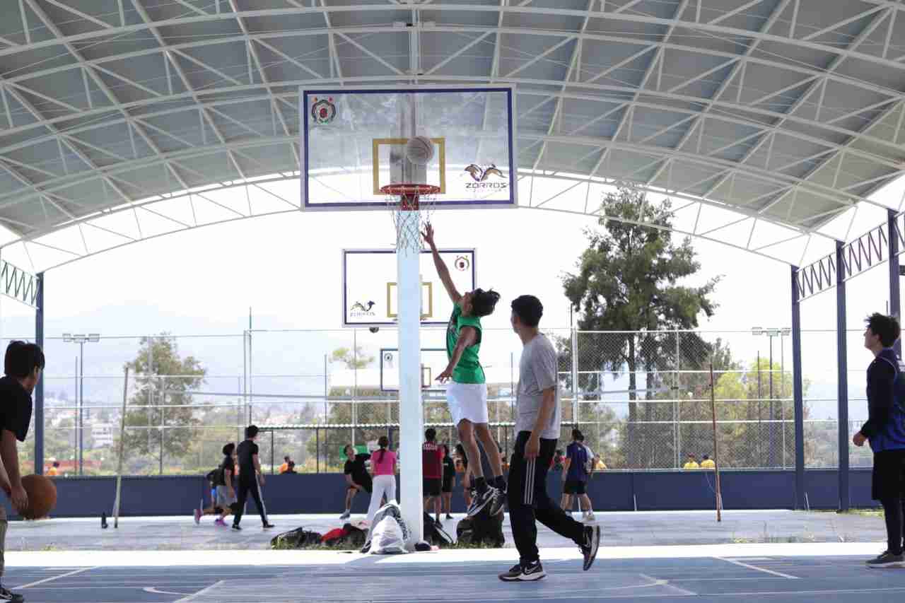Yarabí Ávila le da un nuevo rostro a la infraestructura deportiva al construir nuevas techumbres Yarabí Ávila le da un nuevo rostro a la infraestructura deportiva al construir nuevas techumbres
