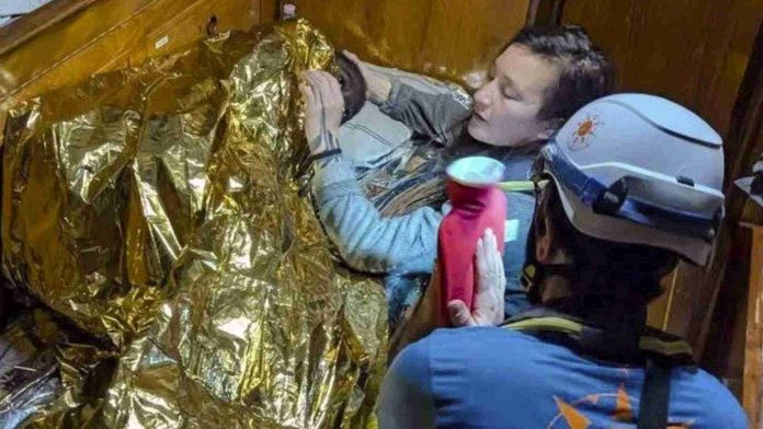 Niña de 11 años es rescatada tras pasar 3 días a la deriva en el Mediterráneo