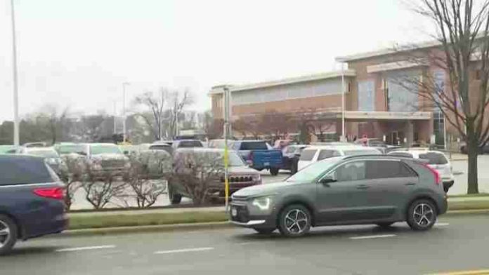 Al menos 3 muertos por tiroteo en escuela cristiana de Wisconsin, en EE.UU.