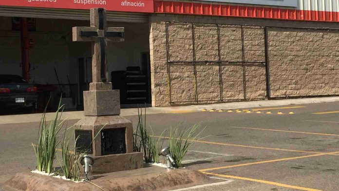 #VIDEO: Hacen explotar cenotafio de hijo del ‘Chapo’ Guzmán en Culiacán, Sinaloa