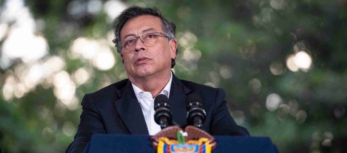 Se asegura por La Casa Blanca que Colombia aceptó términos de deportación de migrantes