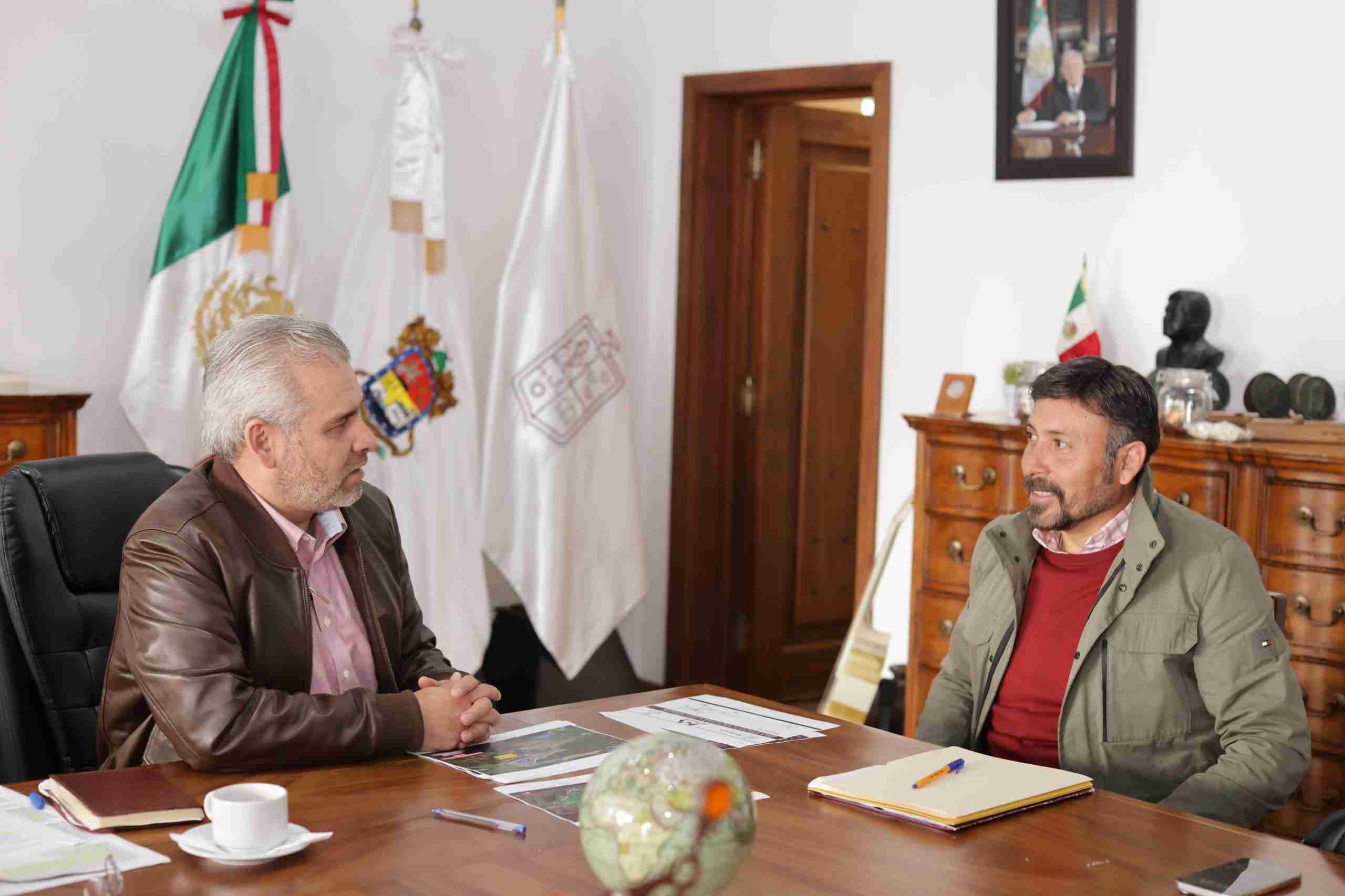 Llega Roberto Arias a la Conagua Michoacán; federación respalda a Bedolla Llega Roberto Arias a la Conagua Michoacán; federación respalda a Bedolla