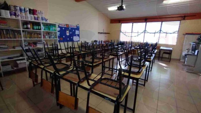 Escuelas se preparan para el regreso a clases, en Morelia