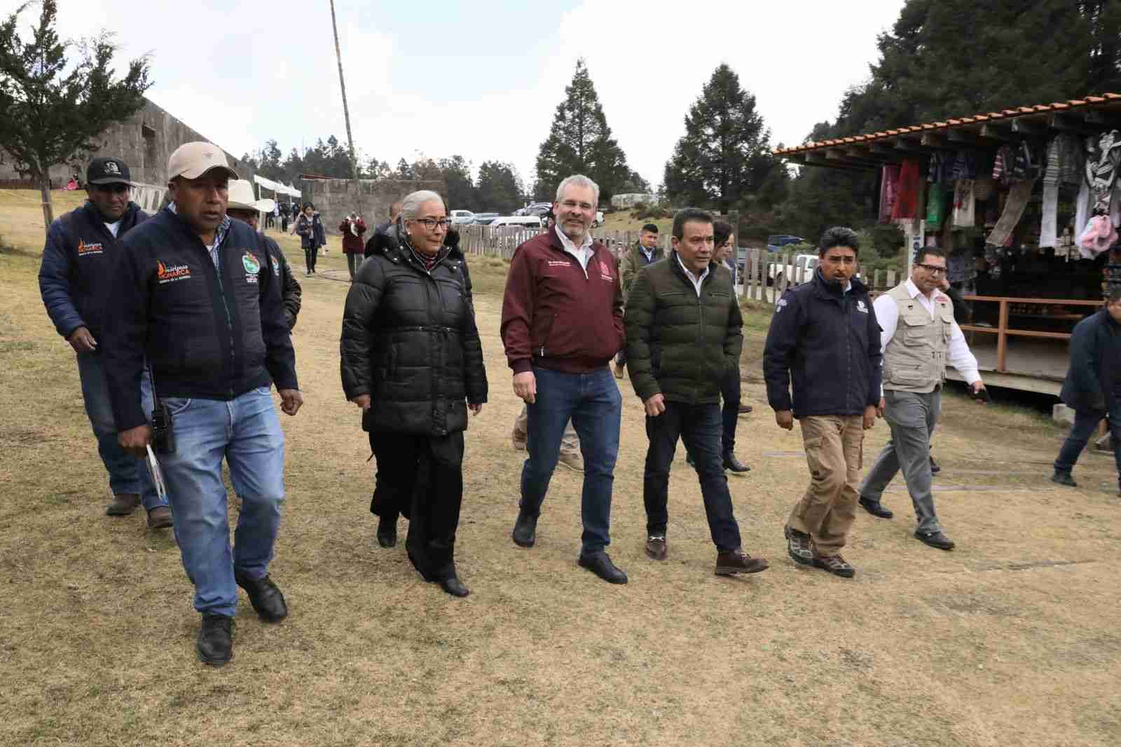 Guardián Forestal vigila permanentemente la Reserva de la Biósfera de la Mariposa Monarca: Bedolla Guardián Forestal vigila permanentemente la Reserva de la Biósfera de la Mariposa Monarca: Bedolla