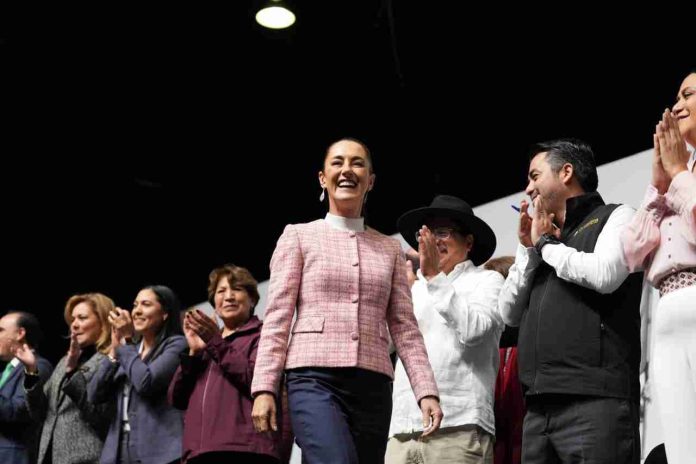 PRESIDENTA CLAUDIA SHEINBAUM LIDERA ENCUENTRO NACIONAL CON ALCALDES Y GOBERNADORES DE TODOS LOS PARTIDOS POLÍTICOS; PROPONE MEDIDAS PARA FORTALECER EL DESARROLLO MUNICIPAL Y LA CONSTRUCCIÓN DE LA PAZ
