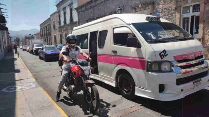 Los transportistas de la capital michoacana se sienten con una gran inseguridad ante la ola de inseguridad que atraviesa actualmente la ciudad. Según datos de la Fiscalía General del Estado, de las 562 denuncias de robos recabadas, 96 fueron cometidos en Morelia y 95 en Uruapan, esto ha generado un clima de temor entre los transportistas, quienes temen ser víctimas de algún asalto.