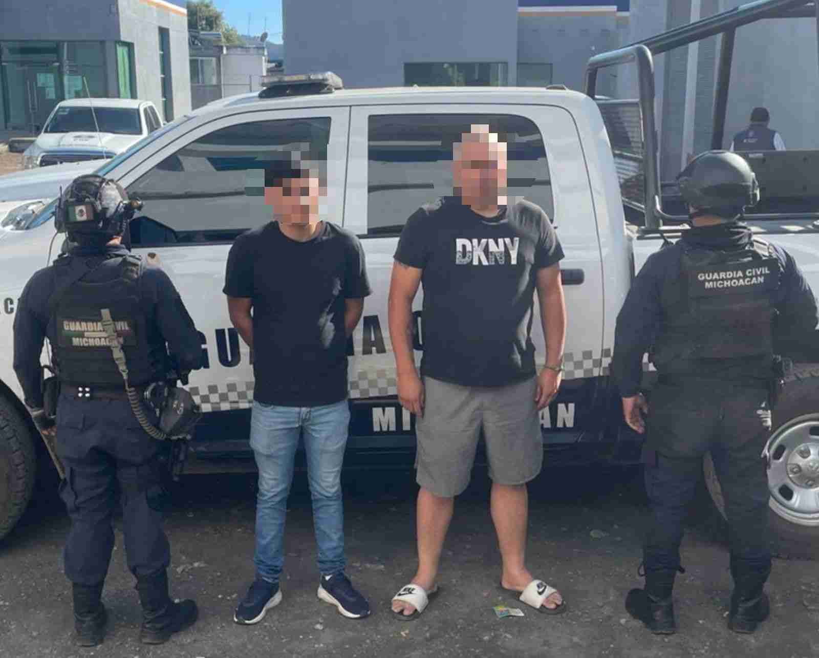 En Uruapan, SSP detiene a 2 personas y asegura vehículo con reporte de robo En Uruapan, SSP detiene a 2 personas y asegura vehículo con reporte de robo