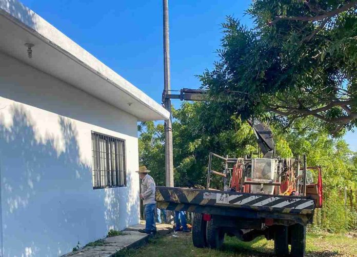 Mejoran Alumbrado en el Centro Comunitario “Luis Donaldo Colosio”