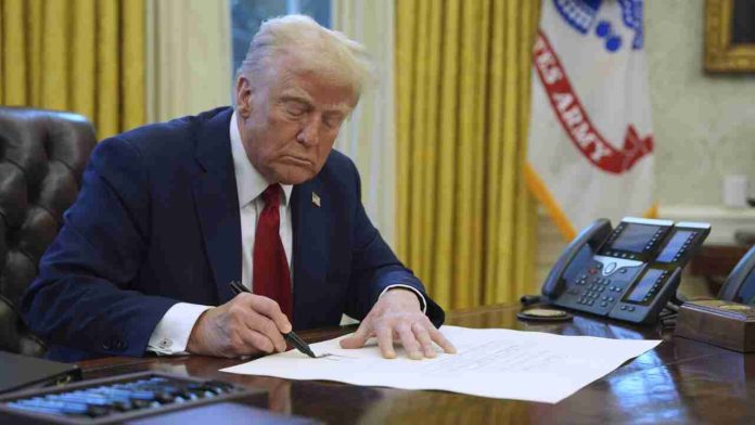 Trump suspende aranceles de México por un mes