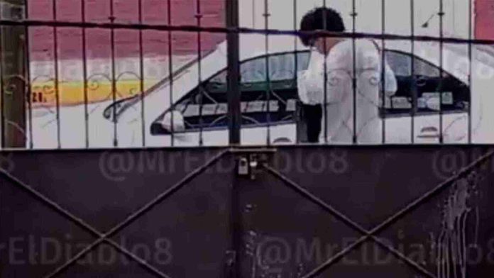 Captan a joven abandonando a bebé recién nacido en una bolsa en Edomex