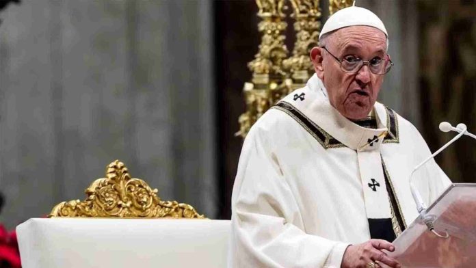 Papa Francisco sale del estado de salud crítico