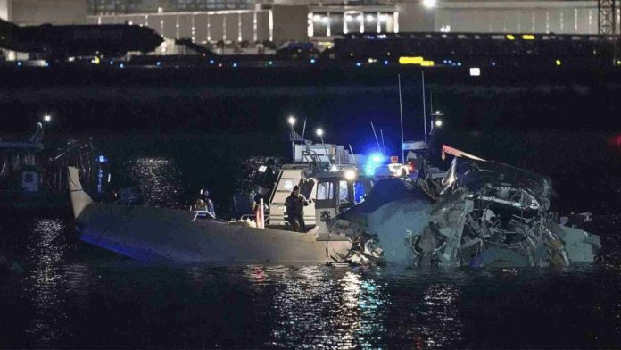 Recuperan los 67 cuerpos de las víctimas del choque aéreo en Washington
