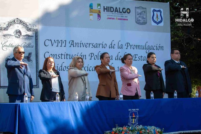 Jeovana Alcántar, presidió el acto conmemorativo del CVIII Aniversario de la Constitución Política de los Estados Unidos Mexicanos de 1917.