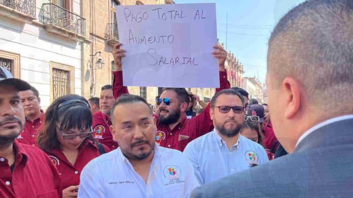 Sindicato del Telebachillerato exige aumento salarial