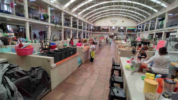 De un total de 220 locatarios que están en el Mercado Nicolás Bravo, también conocido como San Niño, el 90% se sienten inconformes con la mala administración de la dirección de Mercados y Plazas de Morelia