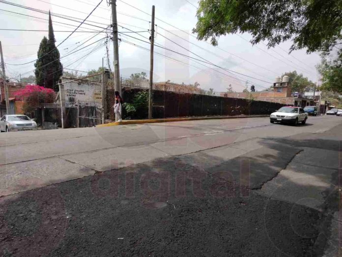 Obra de gasolinera, genera molestias en vecinos de la Félix Ireta