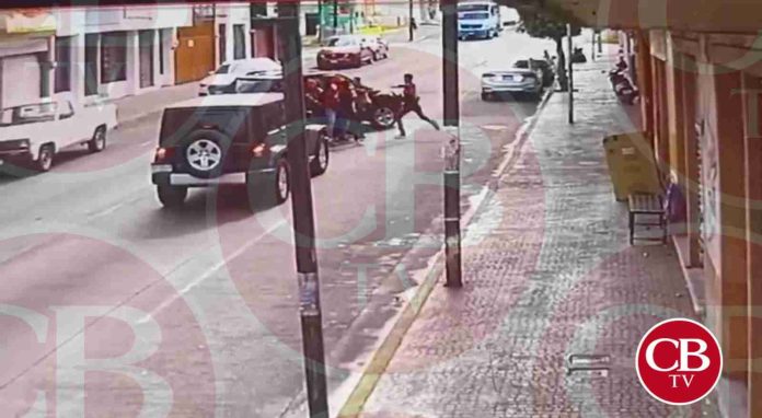 Asesinan a conductor tras violento robo en Uruapan