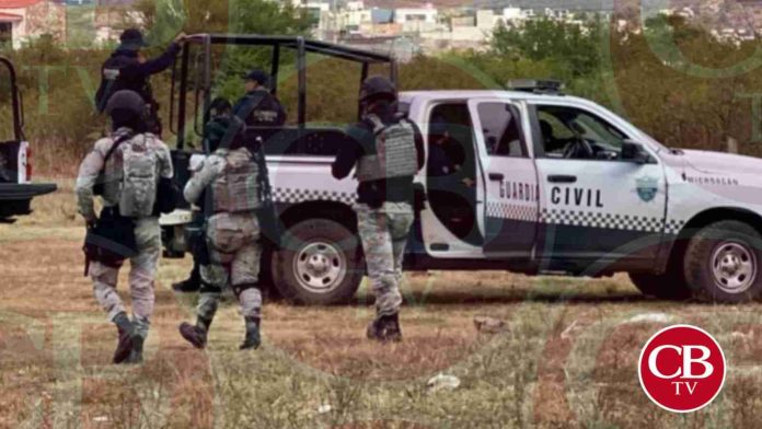 #Michoacán Estaban maniatados y tenían varios balazos. #CBTV https://cbtelevision.com.mx/dejan-dos-hombres-embolsados-en-erongaricuaro/