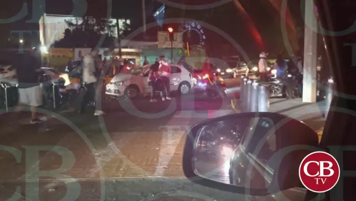Un herido deja choque de moto y auto en Morelia