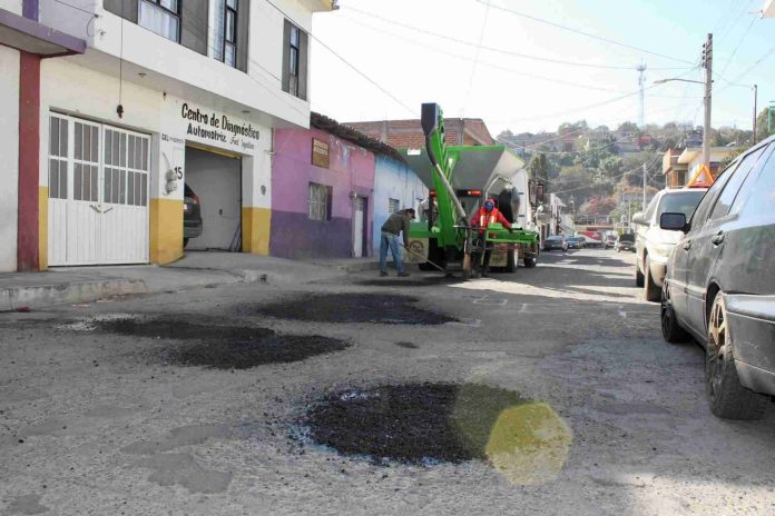 Queréndaro, municipio pionero en bacheo ecológico en Michoacán