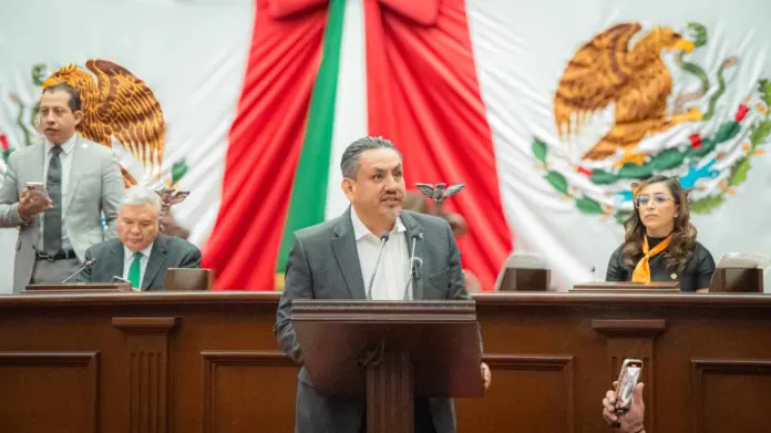 Urge declaratoria de constitucionalidad para garantizar el derecho de los trabajadores a salario justo y digno: Víctor Manríquez