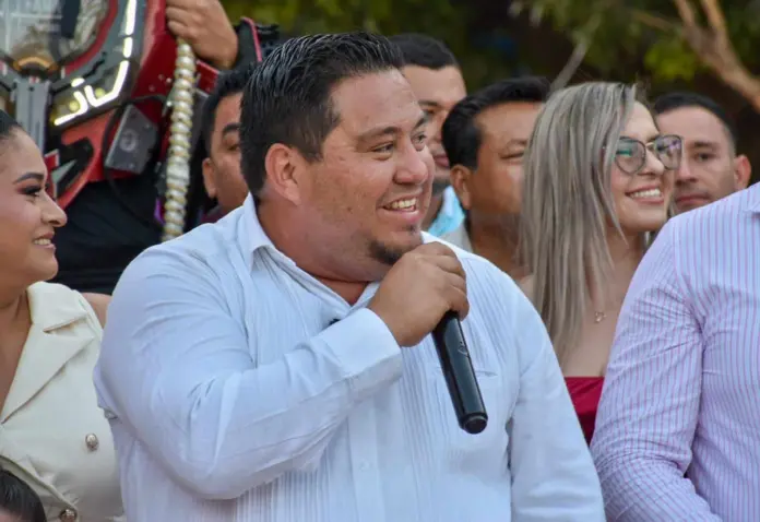 Manuel Esquivel Inaugura Expo Fiesta LZC 2025