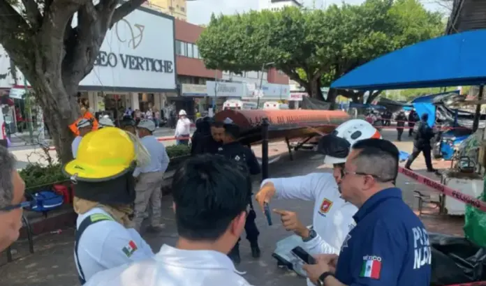 Cae enorme estructura durante plantón de CNTE en Chiapas