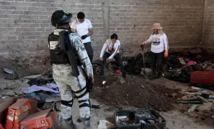 Detienen a tres expolicías relacionados en caso del rancho Izaguirre 