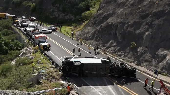 Accidente en Oaxaca deja 19 muertos