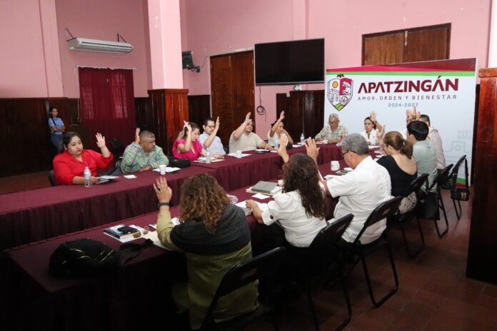 Cabildo de Apatzingán aprueba multar con más de 2 mil pesos a motociclistas con escapes ruidosos.