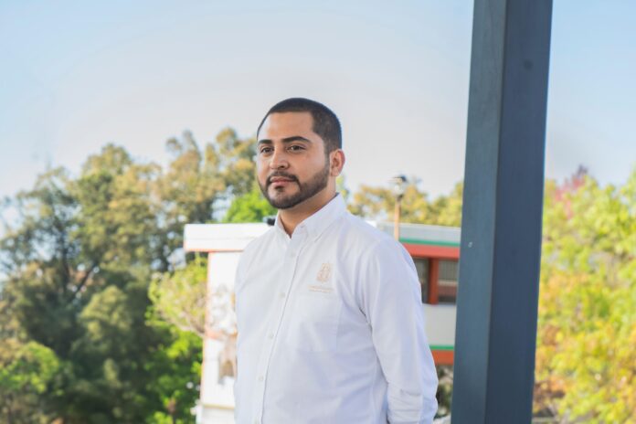 El Coordinador de Alcaldes de Morena en Michoacán, Alexis Velázquez, destacó el liderazgo de la Presidenta Claudia Sheinbaum en la negociación con el gobierno de Estados Unidos, que resultó en la suspensión de los aranceles impuestos a México.