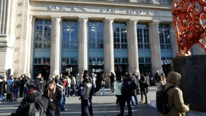 Bomba de la Segunda Guerra Mundial paraliza trenes en París