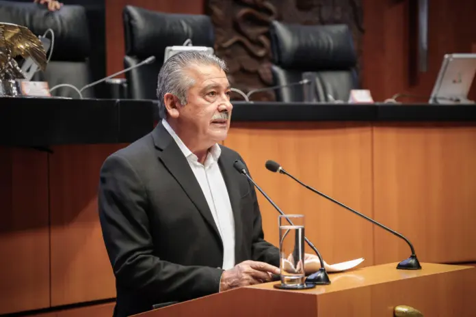 Va Raúl Morón por la transformación de las bibliotecas en México