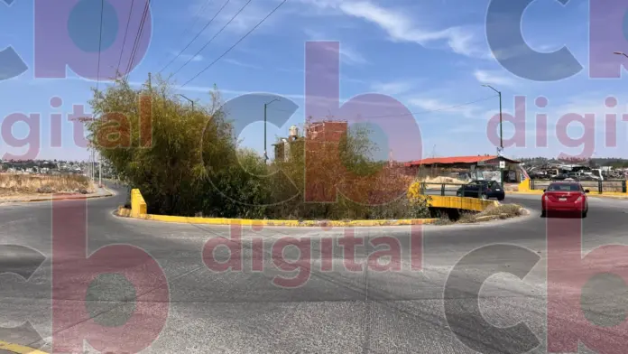 Vecinos de la Soledad exigen reparación de glorieta sobre avenida Óscar Chávez