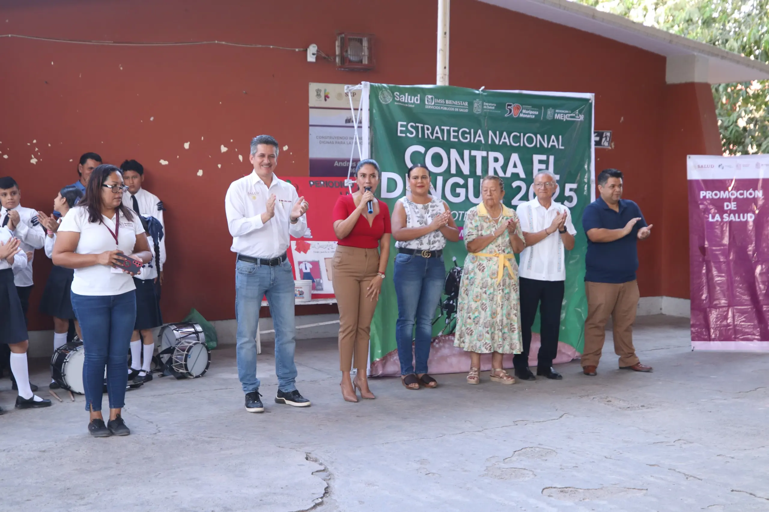 Se reactiva la estrategia nacional contra el dengue. Se reactiva la estrategia nacional contra el dengue.