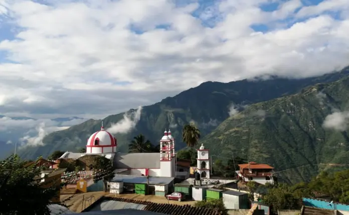 Sacerdote de manera ilegal se apropia de algunos terrenos en Mazatlán