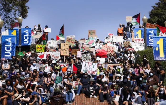 Trump amenaza a escuelas por permitir protestas “ilegales”