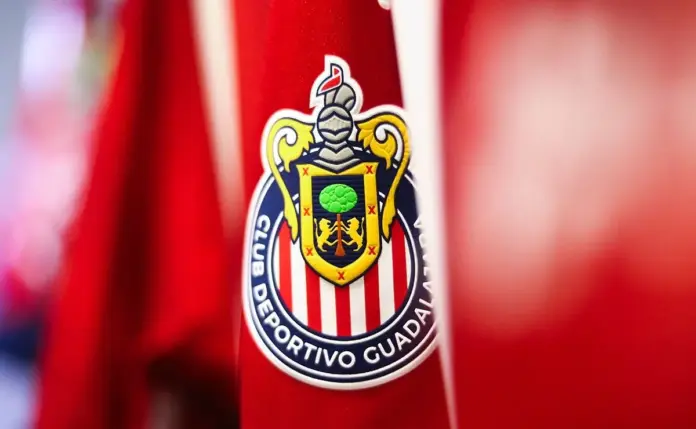 #Imagen: La afición de Chivas 'Vandaliza' las instalaciones de Verde Valle