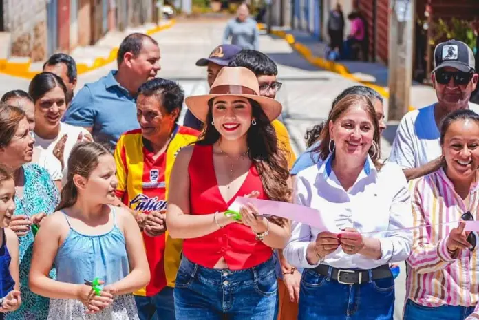 YOHANA MENDOZA INAUGURA PAVIMENTACIÓN COMO PARTE DEL PROGRAMA ARIO CONSTRUYE