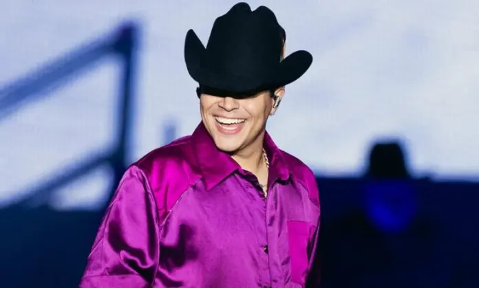 Eduin Caz se niega a cantar corridos en la Feria de San Marcos