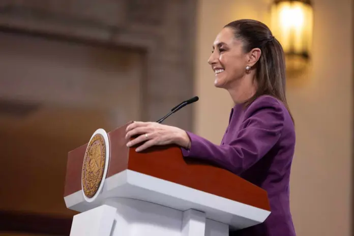 PRESIDENTA CLAUDIA SHEINBAUM DESTACA CONTRIBUCIÓN DE MIGRANTES MEXICANOS A LA ECONOMÍA DE EUA: “SU CRIMINALIZACIÓN ES UN TEMA ESENCIALMENTE RACISTA”