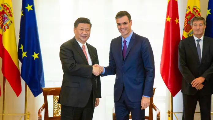 China defiende a España de críticas de EU